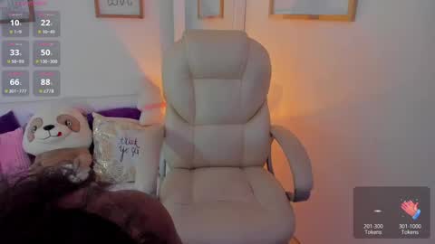 Zobe Love online show from November 25, 6:30 pm