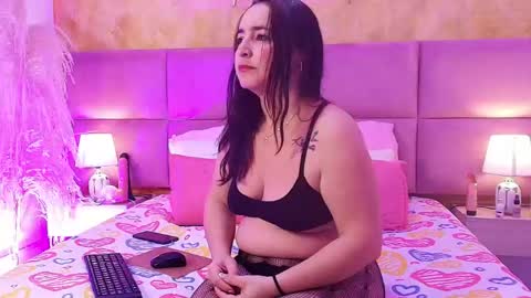 Snapshot of zoe_aitanaa chatting on May 19, 11:27 am zoe_aitanaa online show from May 19, 11:27 am
