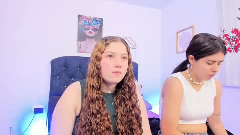 Snapshot of zoe_and_valeria chatting on April 8, 3:23 pm Zoe And Valeria online show from April 8, 3:23 pm