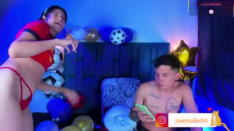 zoe_axel1 online show from July 2, 7:31 pm