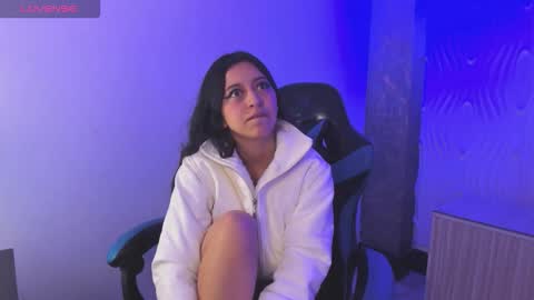 Z O E online show from September 18, 8:44 pm