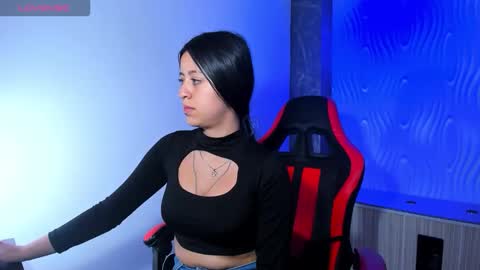 Z O E online show from November 20, 7:46 pm