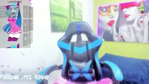 Z O E online show from December 4, 9:56 pm