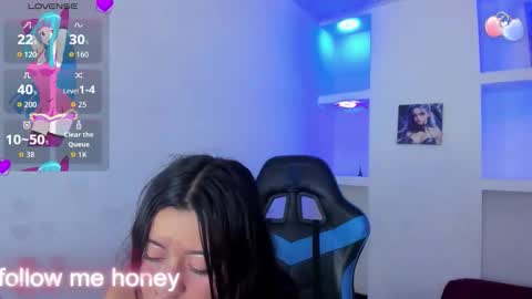 Z O E online show from January 13, 9:20 pm