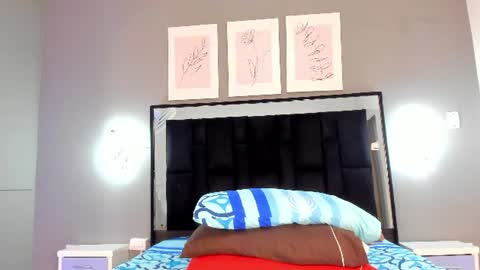 Snapshot of zoe_curvyy chatting on July 2, 12:11 pm zoe_curvyy online show from July 2, 12:11 pm