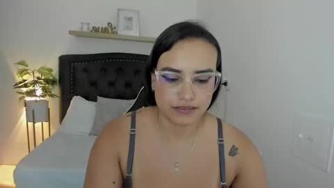 Zoe  online show from January 29, 3:47 pm