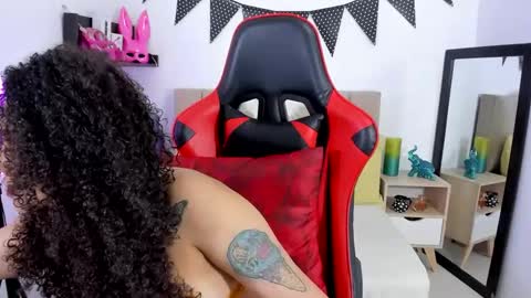 Zoe Gruber online show from December 21, 12:09 am