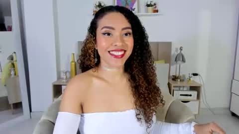 Snapshot of zoe_gruber chatting on May 1, 11:31 pm Zoe Gruber online show from May 1, 11:31 pm