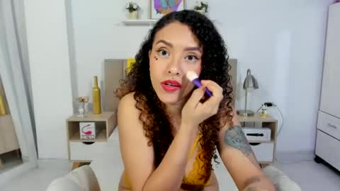 Snapshot of zoe_gruber chatting on June 24, 12:42 am Zoe Gruber online show from June 24, 12:42 am