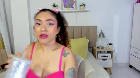 Snapshot of zoe_gruber chatting on June 26, 11:20 pm Zoe Gruber online show from June 26, 11:20 pm