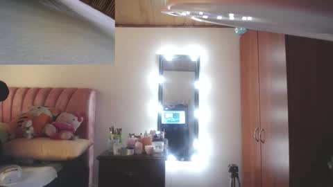 zoe hotxxx online show from January 19, 1:04 pm