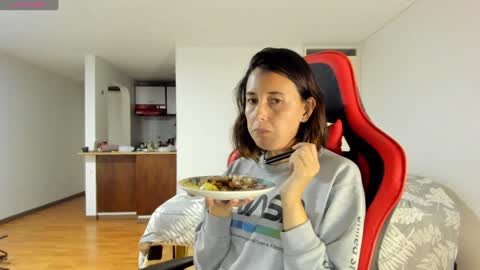 ZOE online show from December 6, 12:34 am