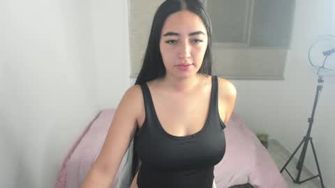 zoe_jones7 online show from January 25, 2:47 am