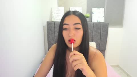 zoe_jones7 online show from February 2, 3:21 am