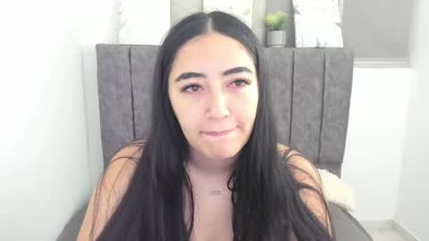 zoe_jones7 online show from March 6, 8:08 am