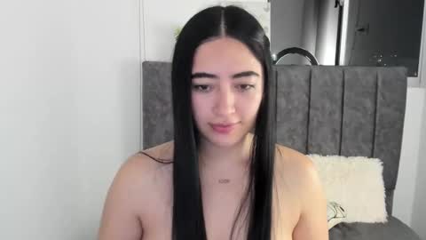 zoe_jones7 online show from September 13, 3:28 am