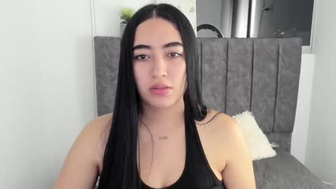 zoe_jones7 online show from September 17, 3:41 am