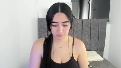 zoe_jones7 online show from September 24, 3:21 am