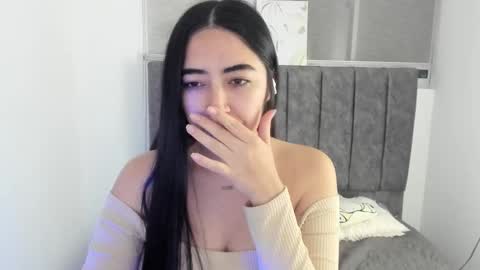 zoe_jones7 online show from October 5, 3:27 am