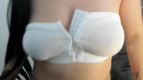 zoe_jones7 online show from November 12, 2:34 am