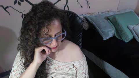 Zoe Koller online show from October 19, 12:11 am