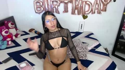 zoe  online show from April 12, 10:42 am