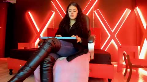 zoe  online show from August 3, 3:38 am