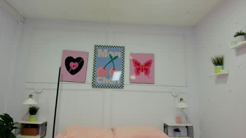 Zoe Lynch online show from March 2, 10:55 am