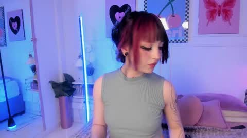 Snapshot of zoe_lynch_ chatting on July 16, 12:00 pm Zoe Lynch online show from July 16, 12:00 pm