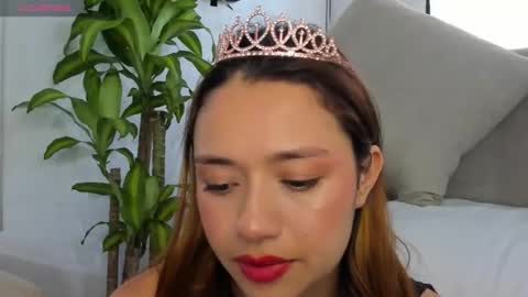 zoe_maddison19 online show from September 18, 9:50 pm