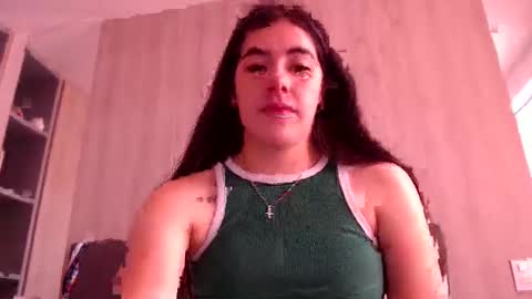 Snapshot of zoe_mill33r chatting on December 2, 5:15 pm Zoe online show from December 2, 5:15 pm