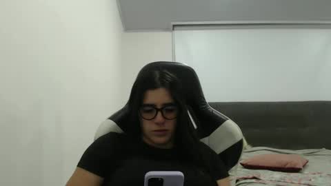 Zoe online show from March 3, 4:40 am