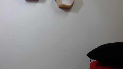 zoe_miller69 online show from October 20, 5:19 am