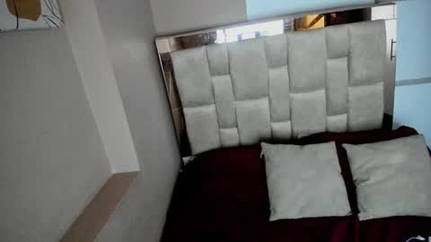 Snapshot of zoe_moreau chatting on November 7, 7:58 pm zoe_moreau online show from November 7, 7:58 pm