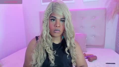 zoe_rose4 online show from March 22, 2:20 pm