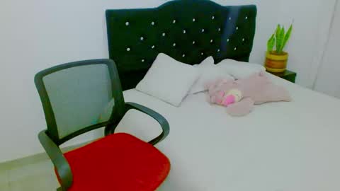 ZOE online show from November 14, 11:24 pm