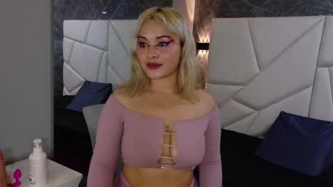 Zoe online show from December 21, 4:03 pm