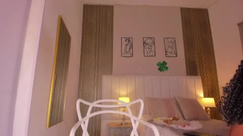 Hi guys i am Zoe  online show from March 14, 11:59 am