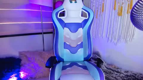 Zoe  online show from October 2, 3:19 pm