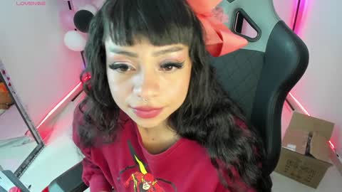 zoe_sullivan_ online show from December 14, 10:34 am