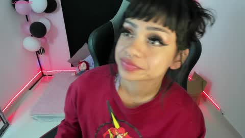 zoe_sullivan_ online show from December 16, 12:38 pm