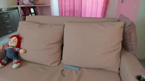 zoe_sullivan_ online show from January 13, 12:24 pm