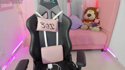 zoe_sullivan_ online show from September 27, 10:20 am