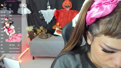 zoe_sullivan_ online show from October 17, 9:23 am