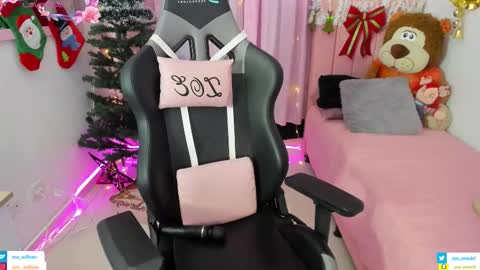 zoe_sullivan_ online show from November 18, 9:58 am