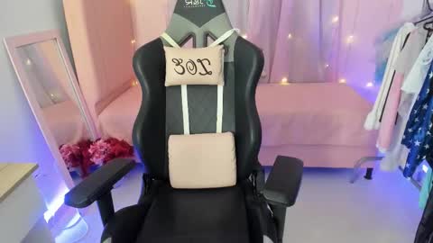 zoe_sullivan_ online show from February 18, 9:16 am