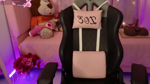 zoe_sullivan_ online show from March 23, 9:13 am