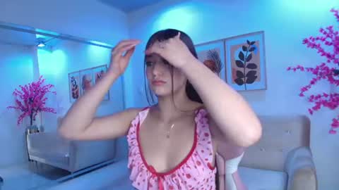 Snapshot of zoe_swan chatting on July 25, 7:44 pm Zoe online show from July 25, 7:44 pm