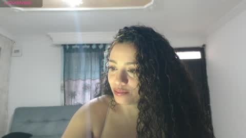 zoe tai online show from April 25, 7:33 pm