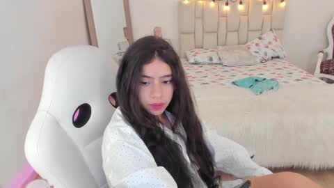 Zoe online show from March 10, 5:29 pm